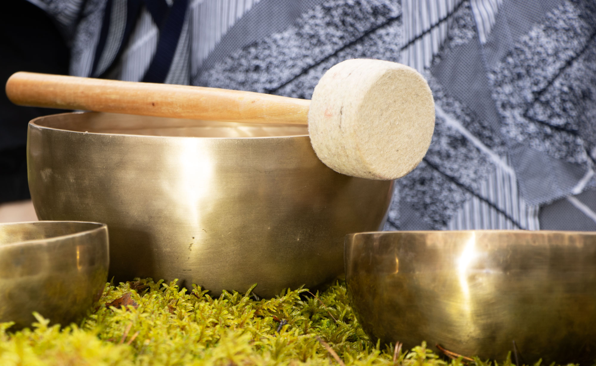 Äänimaljoja sammalpedillä.